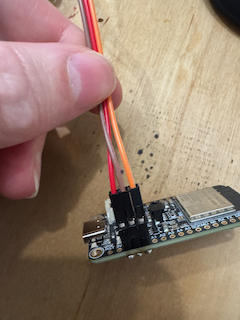 Servo wiring with flipped wires